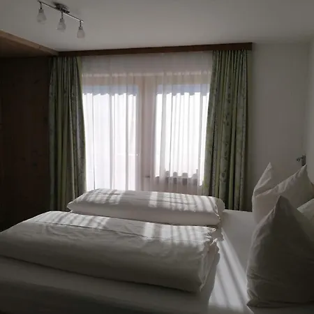 Alojamento de Acomodação e Pequeno-almoço Haus Bergkranz Lermoos