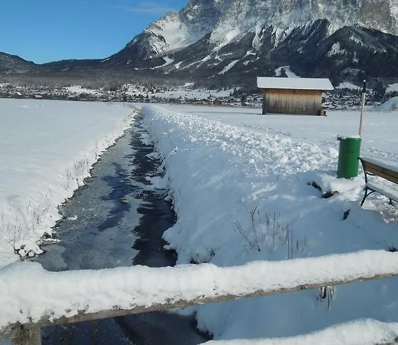 לינה וארוחת בוקר Haus Bergkranz 3*