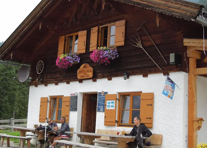 לינה וארוחת בוקר Haus Bergkranz 3*